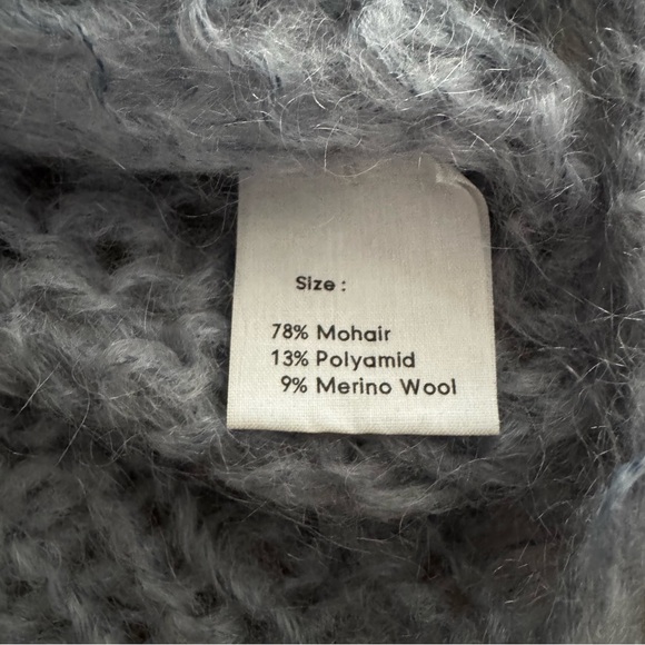 Maiami Basic Gray Turtleneck Sweater - Picture 5 of 6